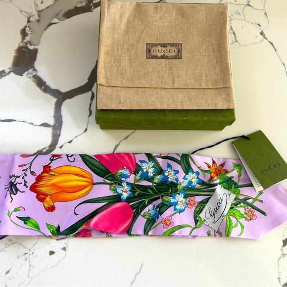 Gucci Lavender and Floral scarf. Brand new! All original packaging! - Picture 1 of 8